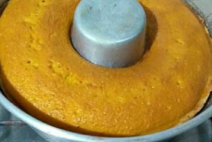 Bolo de cenoura com 3 ingredientes sem farinha