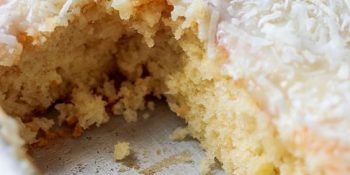 bolo de coco macio muito fácil