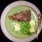 Costeletas de vitela com rúcula