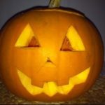 enfeitar abóbora de halloween