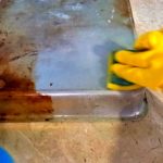 forma de alumínio brilhando