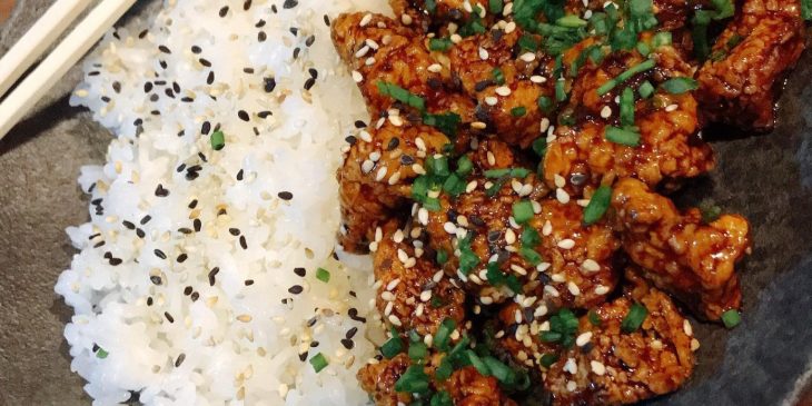 frango teriyaki com arroz