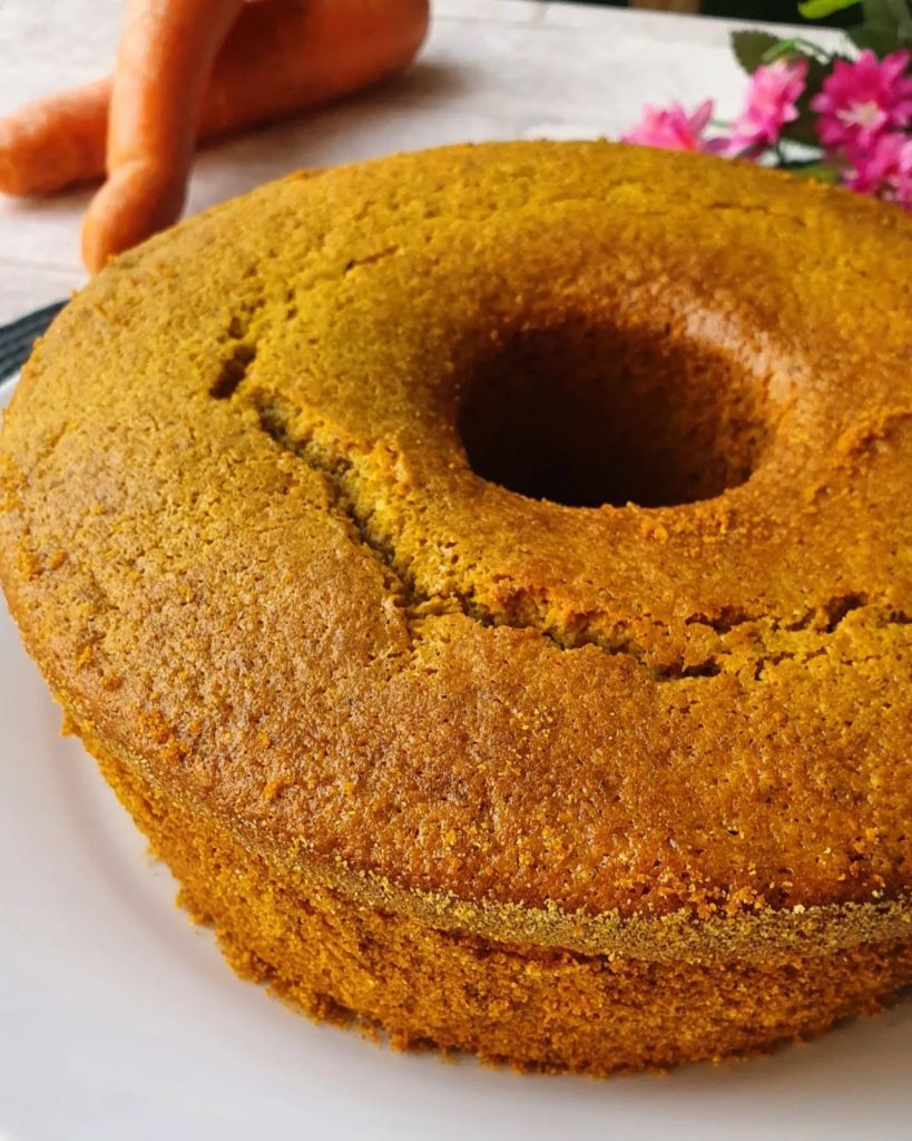 Bolo de cenoura simples