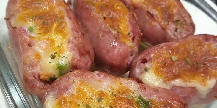 Churrasco de linguiça recheada com queijo