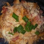 Macarrão com carne moída e creme de leite