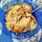 Macarrão com salsicha e queijo