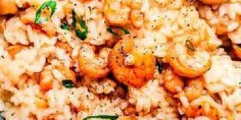 Risoto de camarão com arroz comum