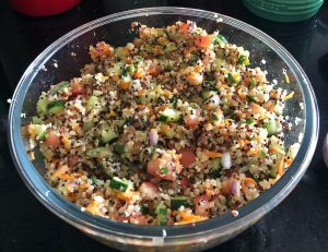 Salada de quinoa simples