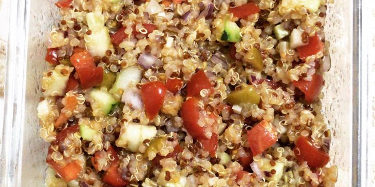 Salada de quinoa simples