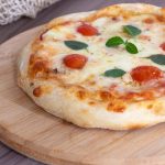 massa de pizza fofa com fermento royal tudo gostoso