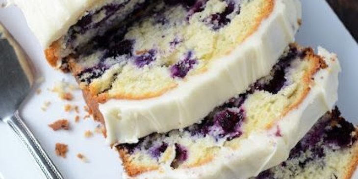 Bolo de limão com blueberry tudo gostoso