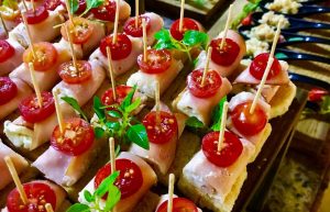 Canapés de peito de peru