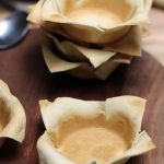 Cestinha de massa de pastel com recheio de calabresa tudo gostoso