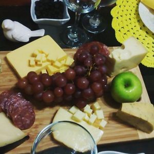 Espetinhos de queijo e uva simples fácil