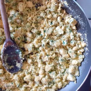 Farofa de banana com castanha-de-caju