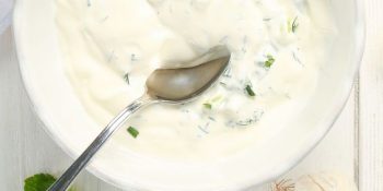 Molho de iogurte para carne