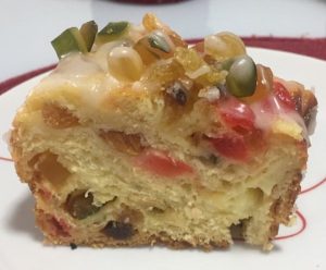 Rosca de natal com frutas cristalizadas