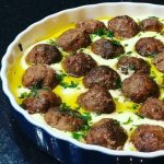 Almôndegas de carne com queijo tudo gostoso