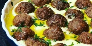 Almôndegas de carne com queijo