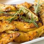 Batata frita com alecrim tudo gostoso