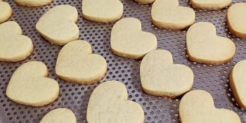 Biscoito amanteigado com leite condensado sequinho