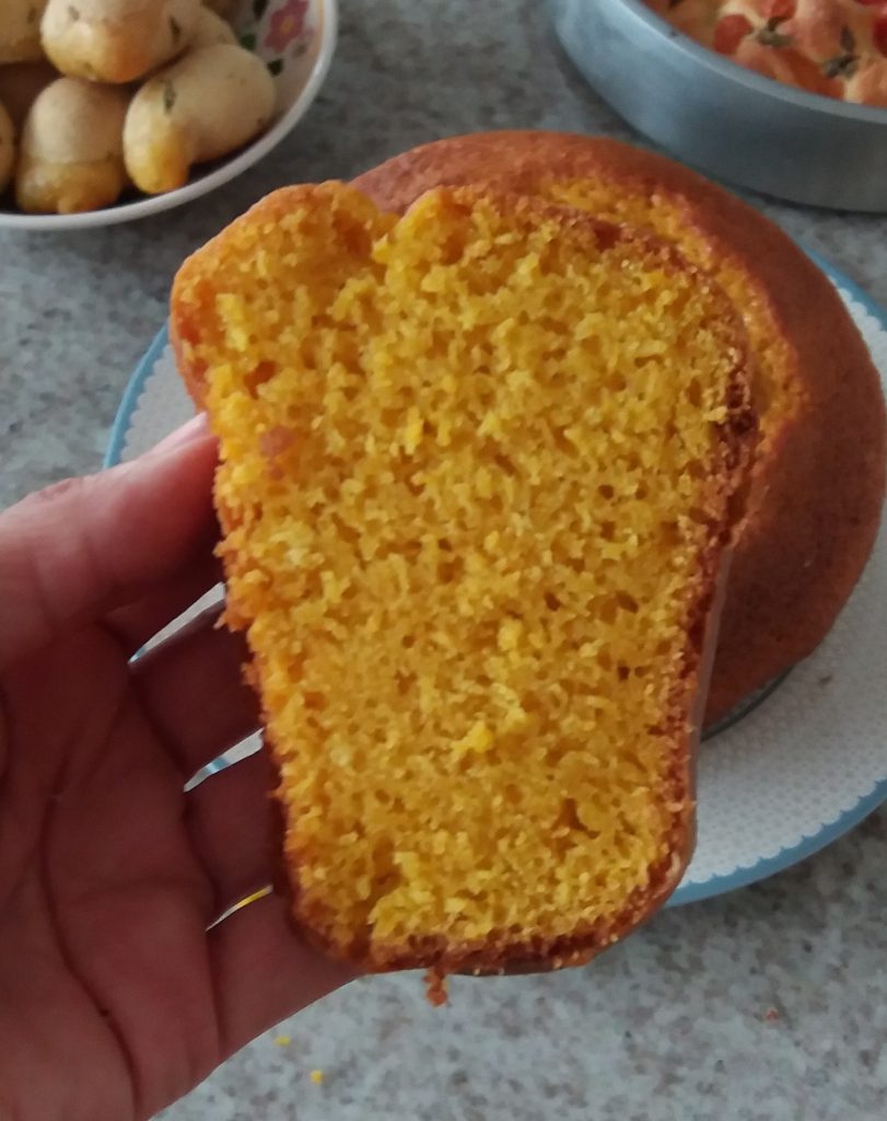 Bolo de cenoura com farinha de amêndoa