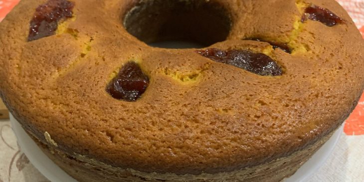 Bolo de cenoura com goiabada