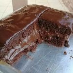 Bolo de chocolate com calda de ganache fofinho ana maria