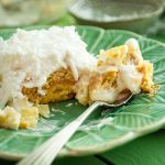 Bolo de laranja com cobertura de coco