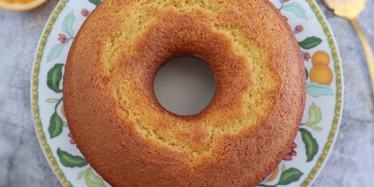 Bolo de laranja com leite condensado