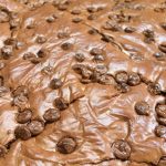 Brownie com gotas de chocolate