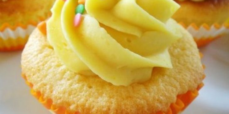 Cupcake de maracujá simples fofinho fácil