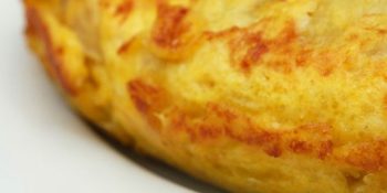 Omelete de frango e cheddar