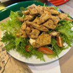 Salada com frango grelhado