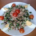 Salada de feijão fradinho com atum