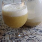 Suco de abacaxi com gengibre
