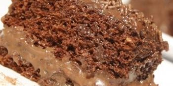 Bolo nega maluca com doce de leite
