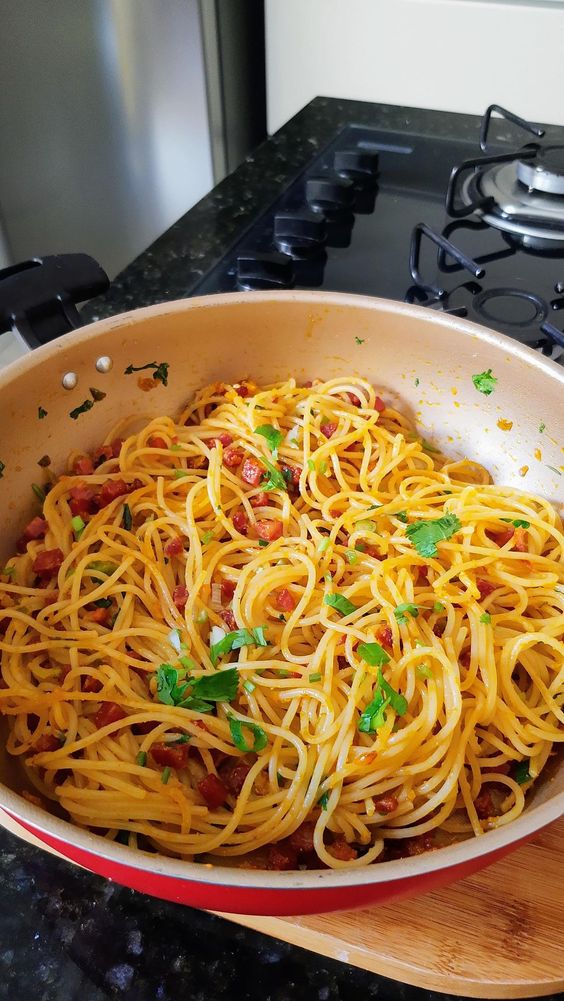 macarronada rápida com carne e bacon ana maria