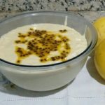 mousse de maracujá com a fruta simples fácil