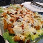 salada caesar fit low carb saudável