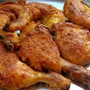 Sobrecoxa de frango no forno crocante