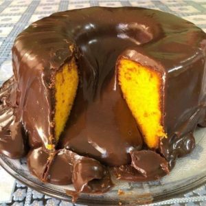 Bolo de cenoura sem farinha de trigo simples fácil