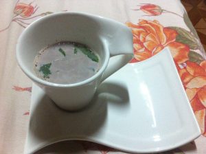 Chocolate quente com hortelã