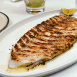 Filé de peixe assado