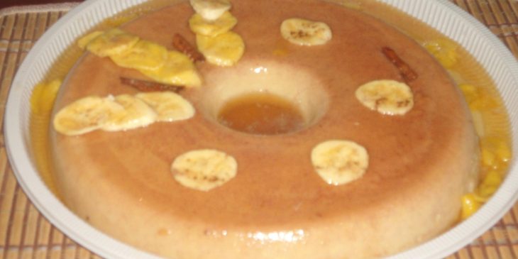 Pudim de banana com canela