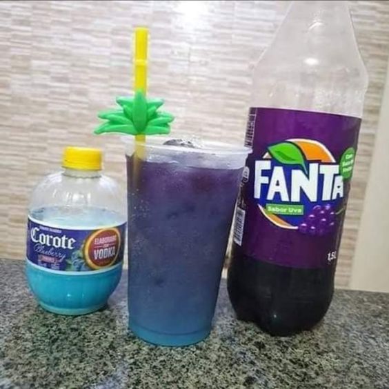 drink Fusca azul com fanta uvva