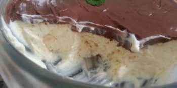 Mousse de limão com chocolate e biscoito