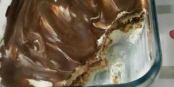 Pavê de limão com chocolate em pó