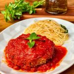 polpetone na churrasqueira com molho de tomate