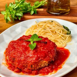 polpetone na churrasqueira com molho de tomate